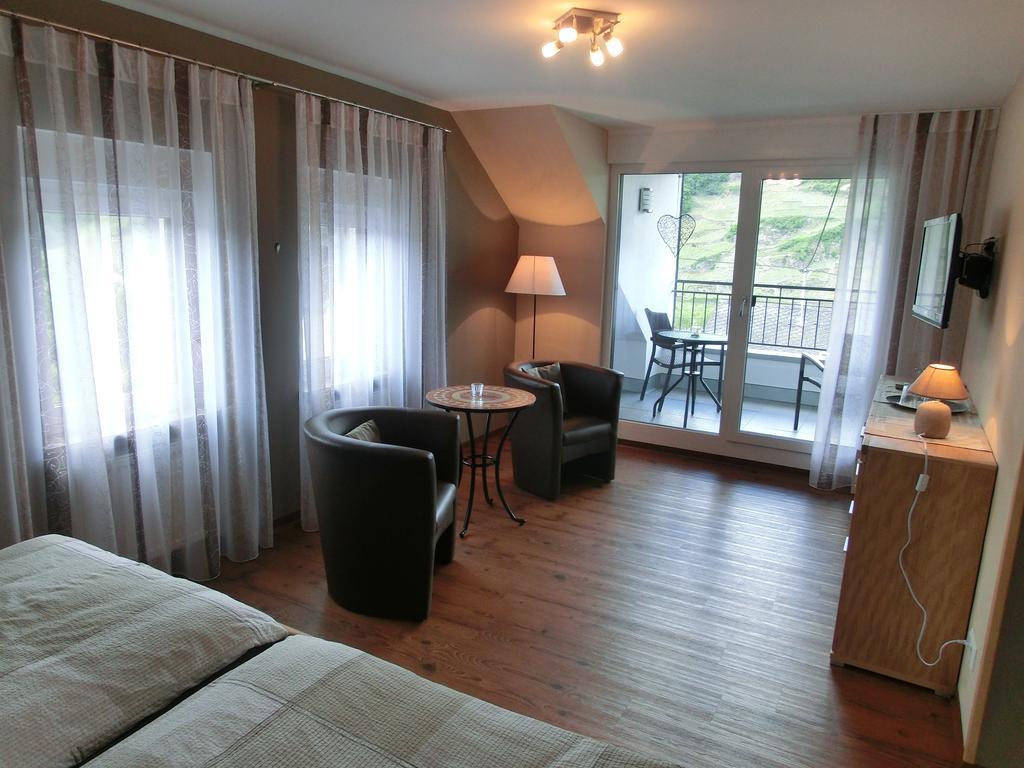Ferienweingut Hirschen Schulstrasse Bed & Breakfast Burg  ห้อง รูปภาพ
