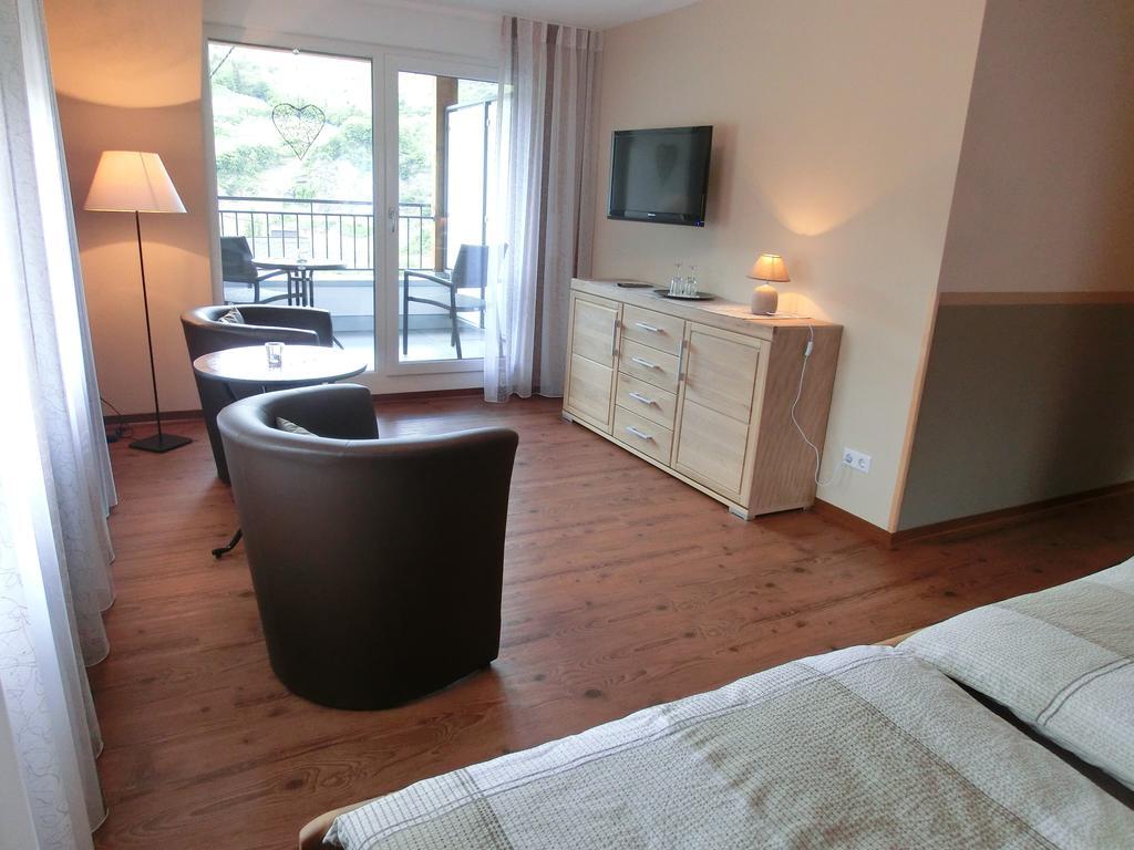 Ferienweingut Hirschen Schulstrasse Bed & Breakfast Burg  ห้อง รูปภาพ