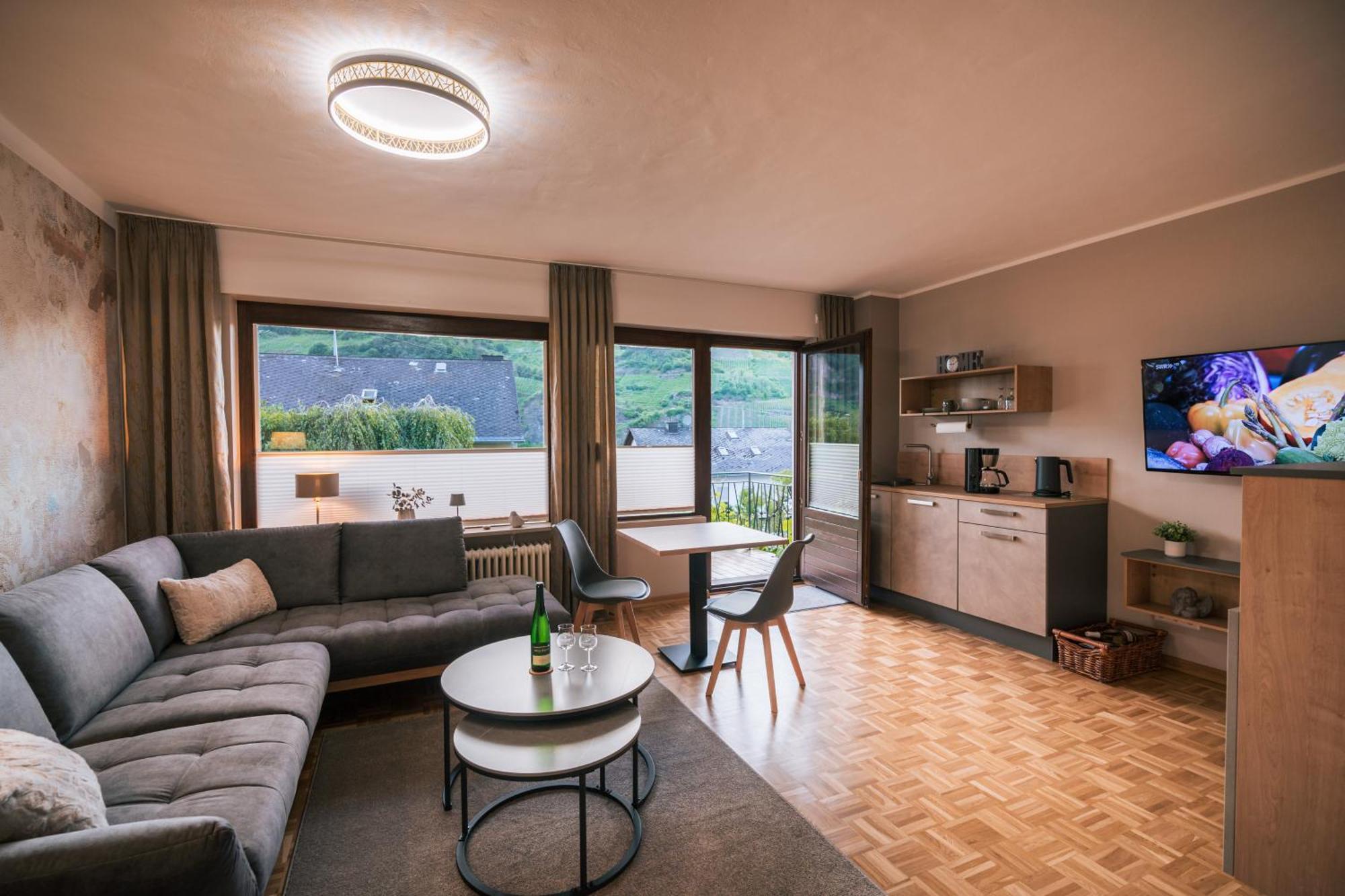 Ferienweingut Hirschen Schulstrasse Bed & Breakfast Burg  ภายนอก รูปภาพ