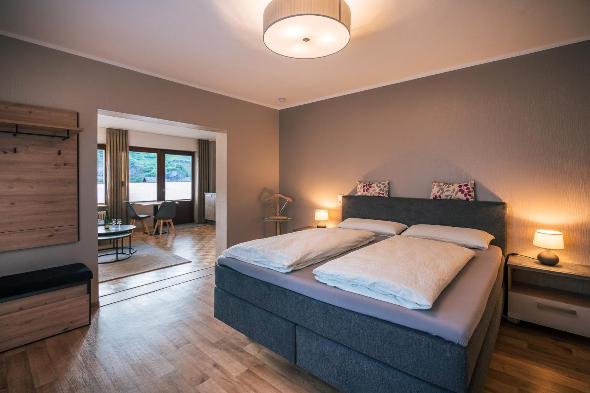 Ferienweingut Hirschen Schulstrasse Bed & Breakfast Burg  ภายนอก รูปภาพ