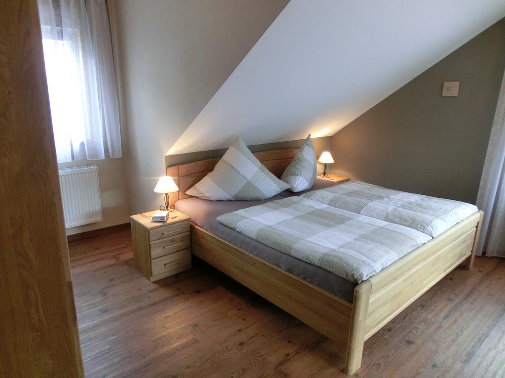 Ferienweingut Hirschen Schulstrasse Bed & Breakfast Burg  ห้อง รูปภาพ