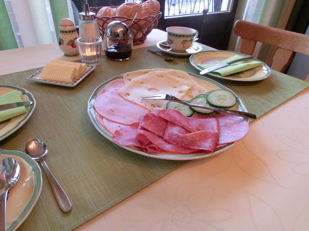 Ferienweingut Hirschen Schulstrasse Bed & Breakfast Burg  ห้อง รูปภาพ