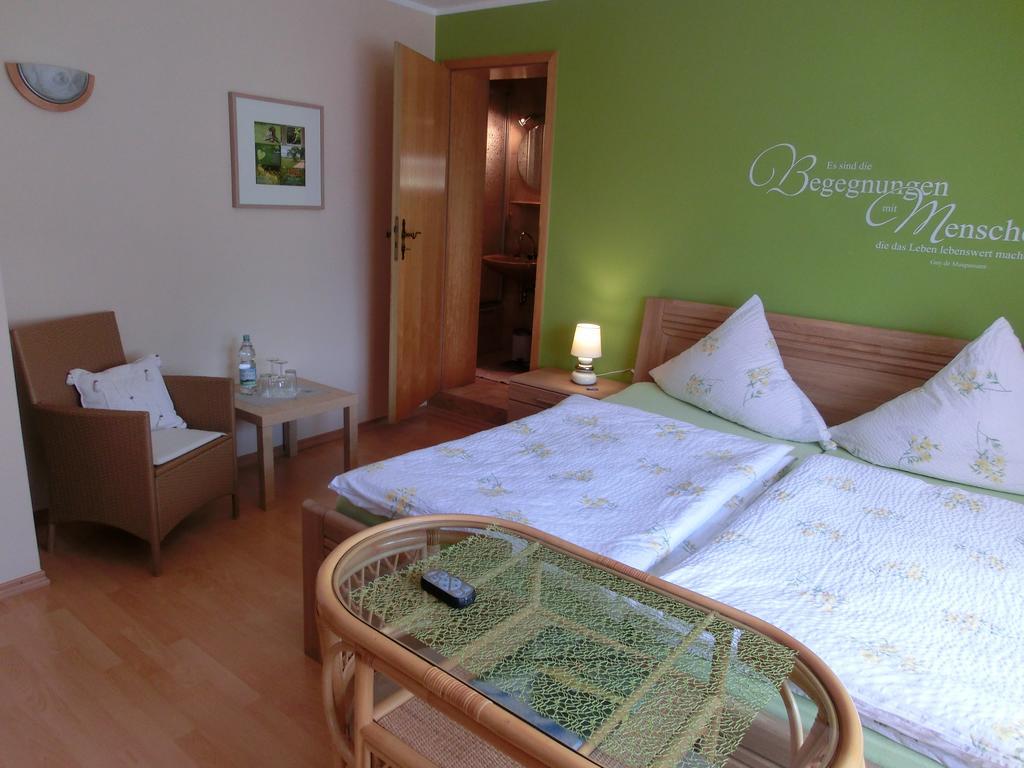 Ferienweingut Hirschen Schulstrasse Bed & Breakfast Burg  ห้อง รูปภาพ