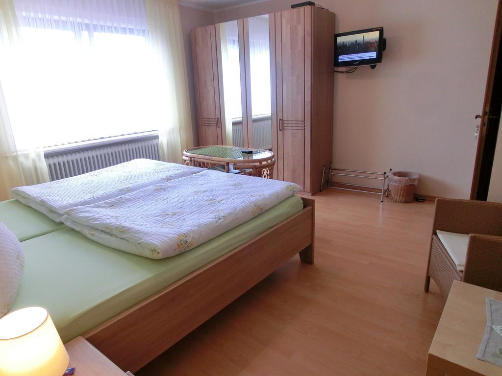 Ferienweingut Hirschen Schulstrasse Bed & Breakfast Burg  ห้อง รูปภาพ