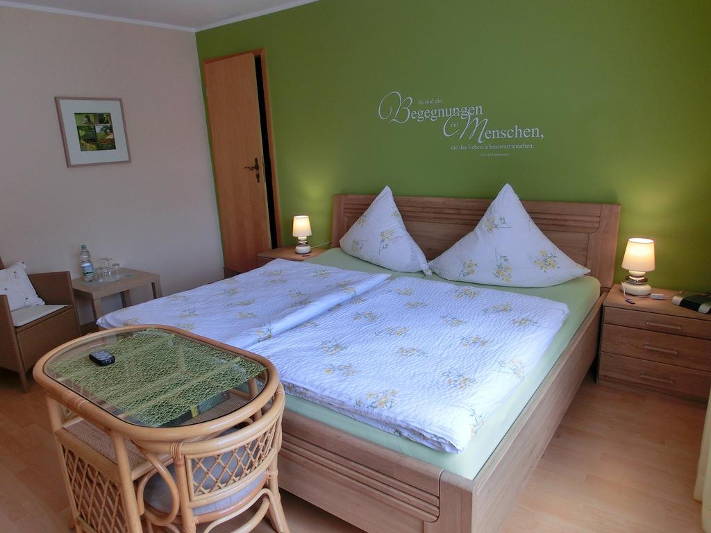 Ferienweingut Hirschen Schulstrasse Bed & Breakfast Burg  ห้อง รูปภาพ