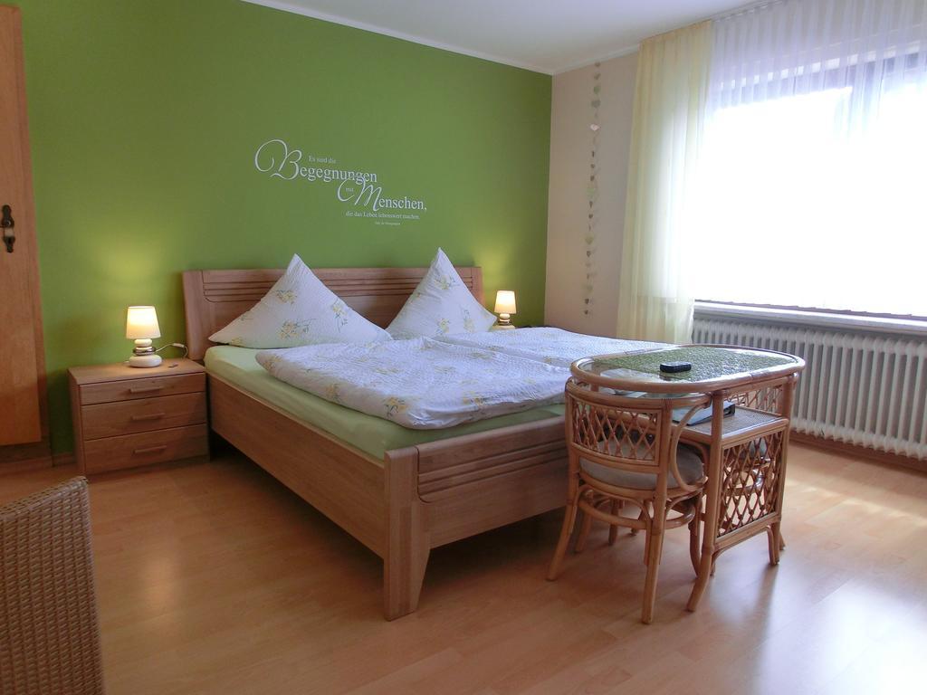 Ferienweingut Hirschen Schulstrasse Bed & Breakfast Burg  ห้อง รูปภาพ