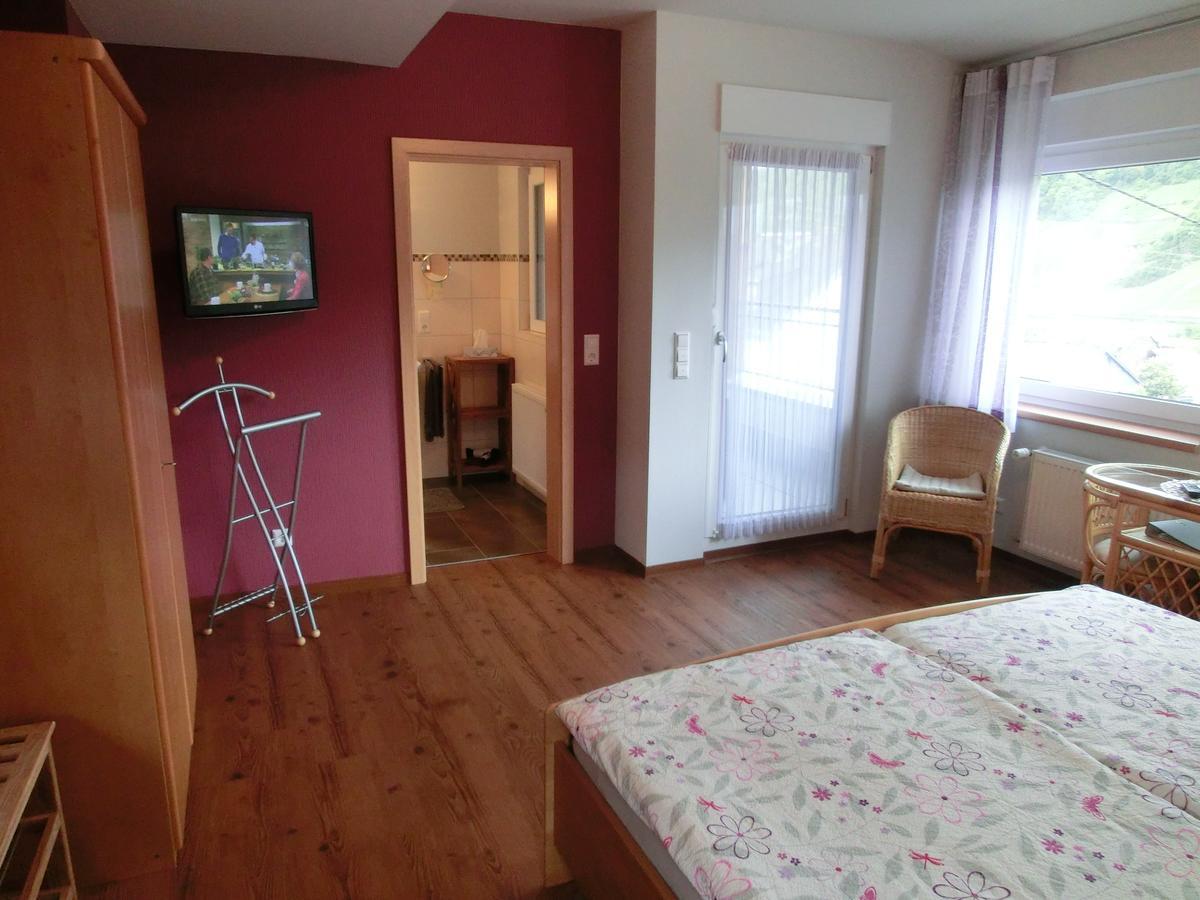 Ferienweingut Hirschen Schulstrasse Bed & Breakfast Burg  ภายนอก รูปภาพ